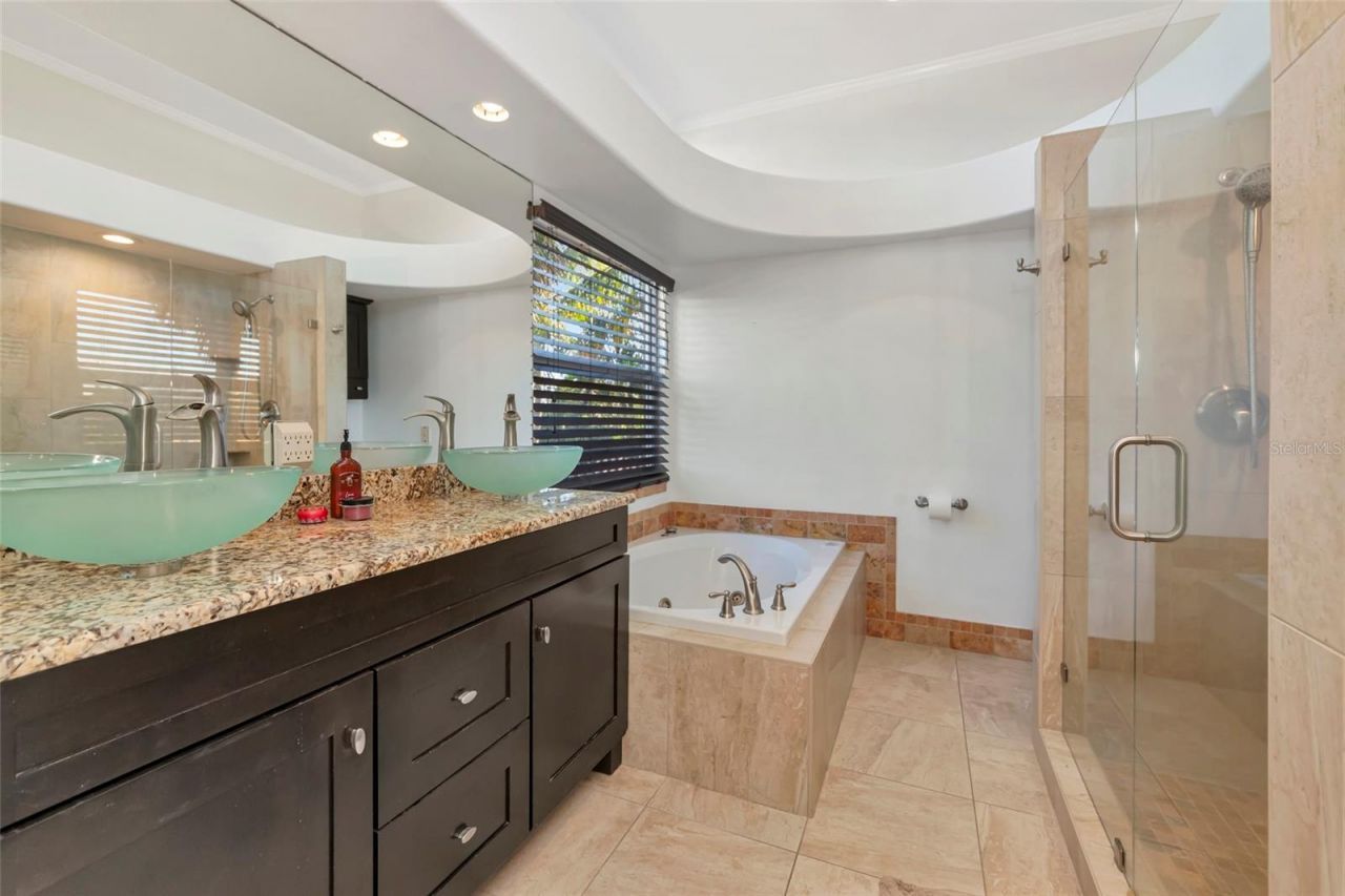 681 Avenida De Mayo, Sarasota, FL 34242 Photo