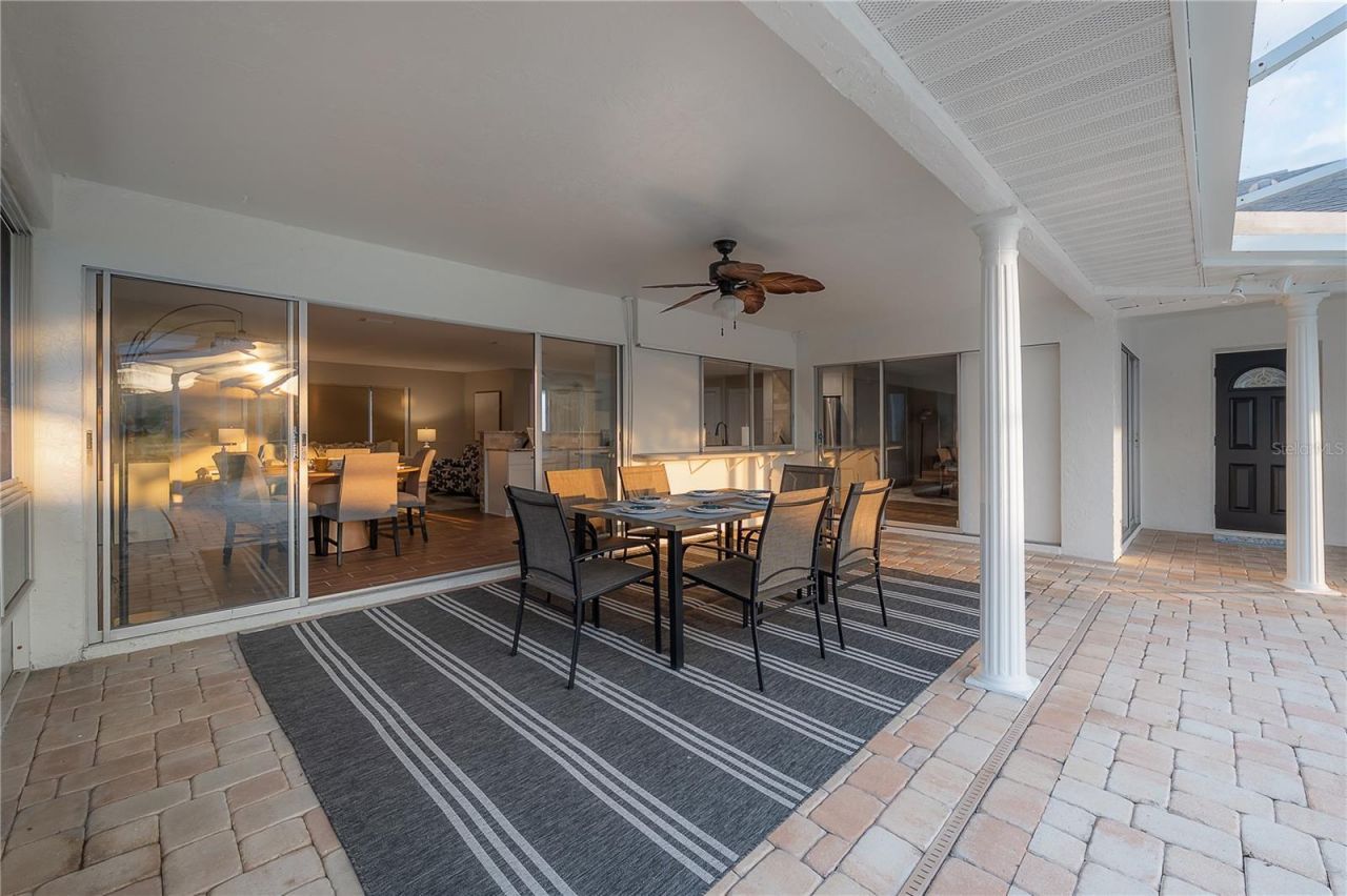 6322 Cottonwood Lane, Apollo Beach, FL 33572 Photo