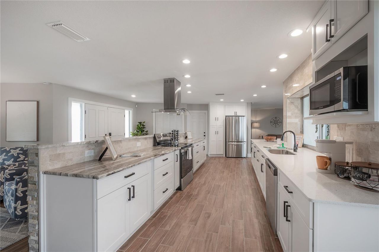 6322 Cottonwood Lane, Apollo Beach, FL 33572 Photo