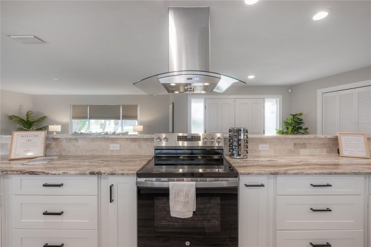6322 Cottonwood Lane, Apollo Beach, FL 33572 Photo