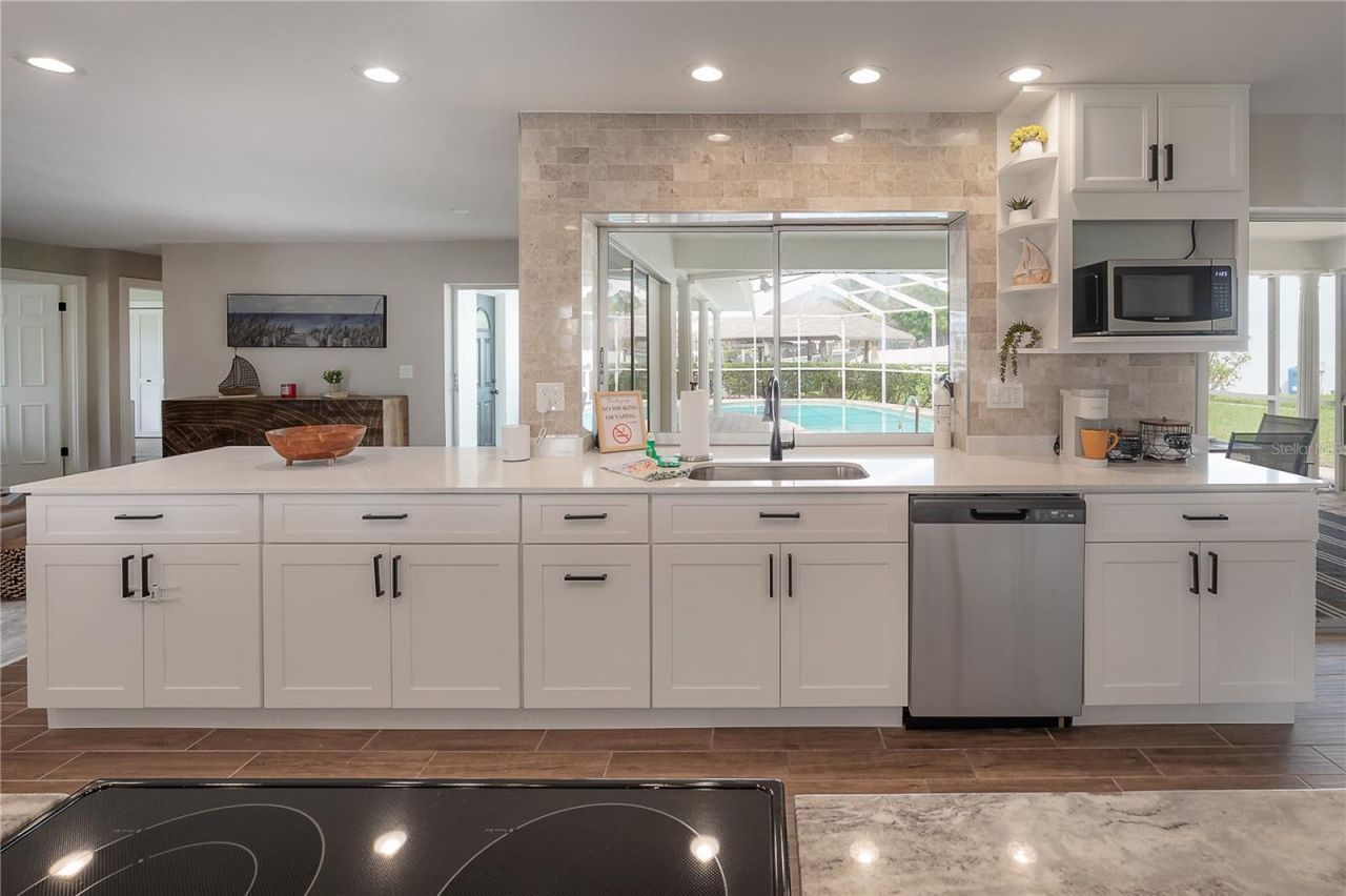6322 Cottonwood Lane, Apollo Beach, FL 33572 Photo