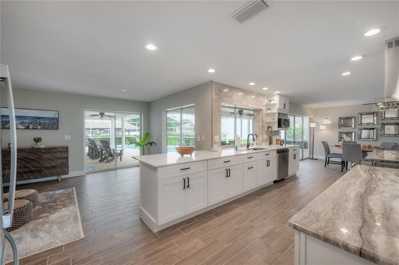 6322 Cottonwood Lane, Apollo Beach, FL 33572 Photo