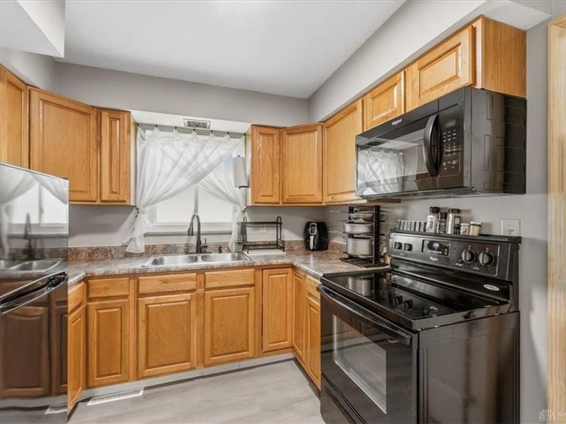 703 Orchard Street, Unit 701, Middletown, OH 45044 Photo 10
