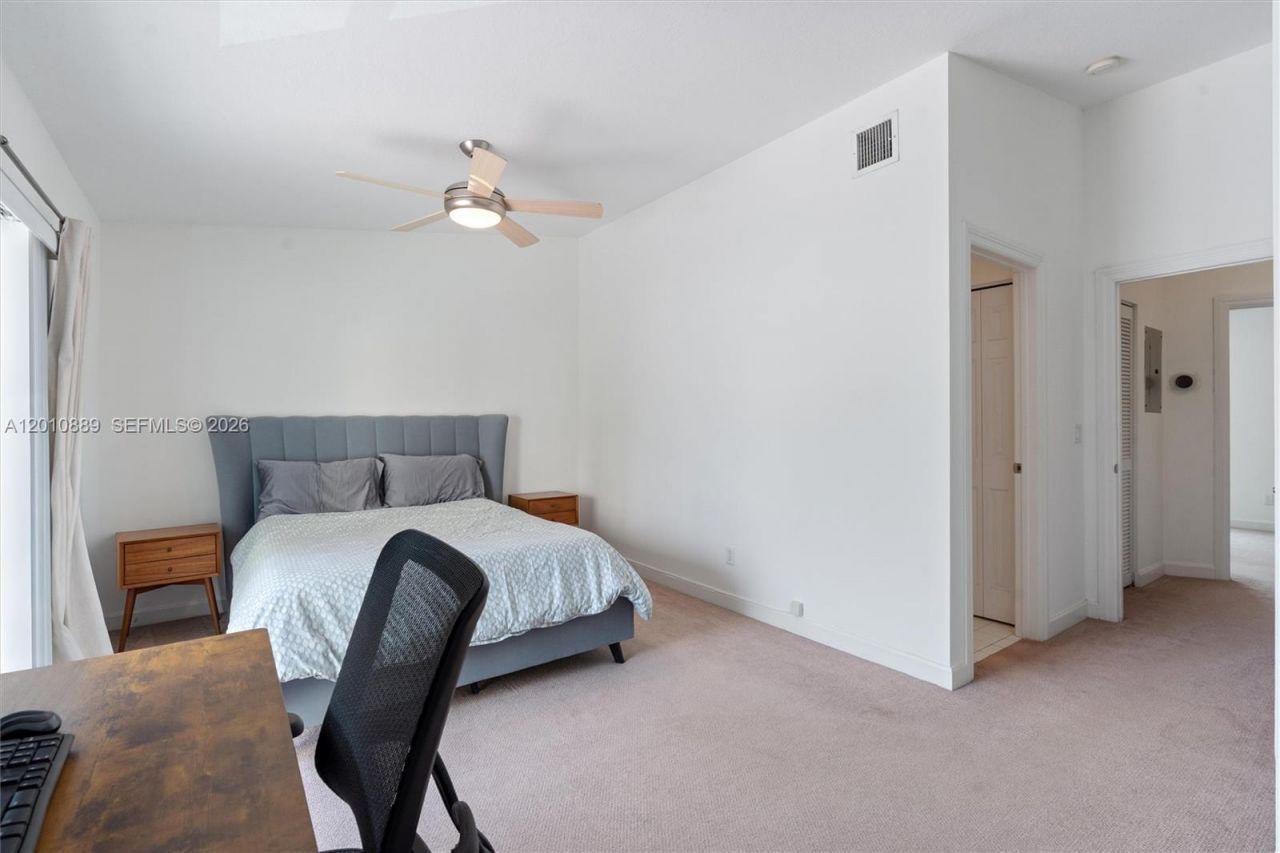 835 NE 19th Ave , Unit 2, Fort Lauderdale, FL 33304 Photo