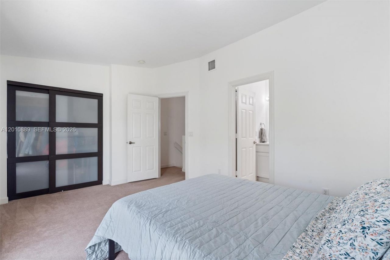 835 NE 19th Ave , Unit 2, Fort Lauderdale, FL 33304 Photo