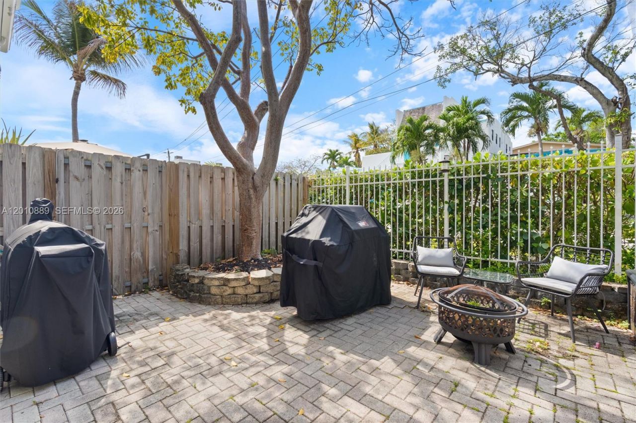 835 NE 19th Ave , Unit 2, Fort Lauderdale, FL 33304 Photo