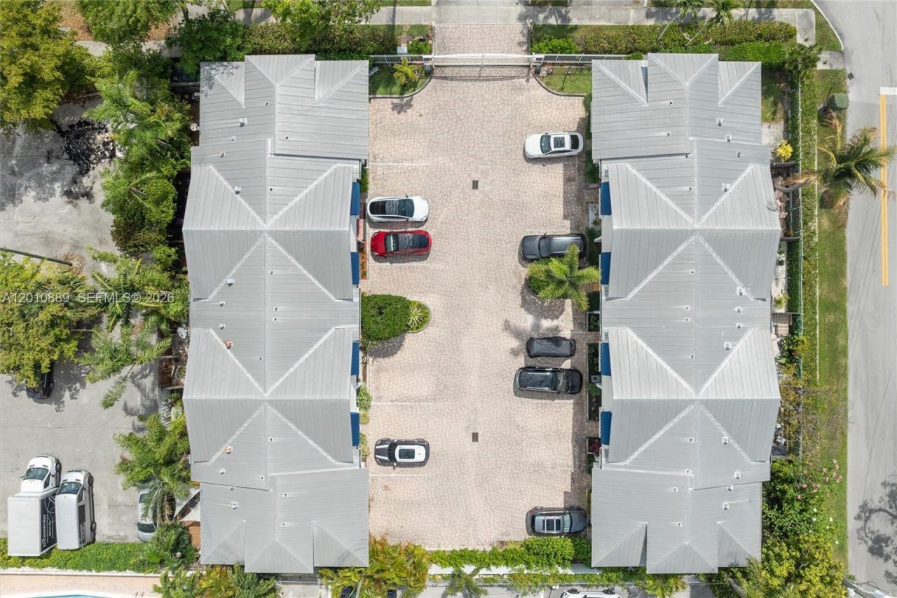 835 NE 19th Ave , Unit 2, Fort Lauderdale, FL 33304 Photo