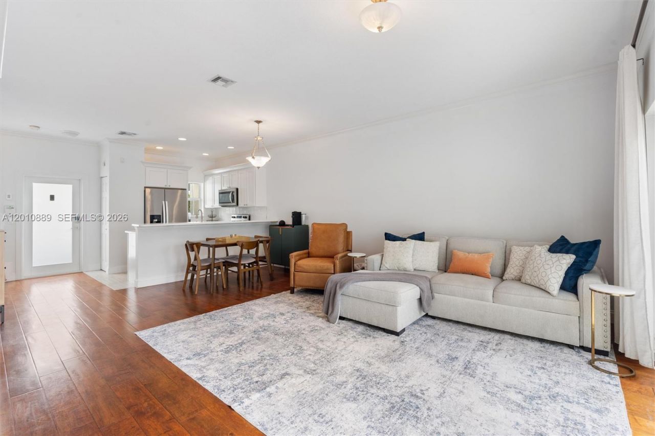 835 NE 19th Ave , Unit 2, Fort Lauderdale, FL 33304 Photo