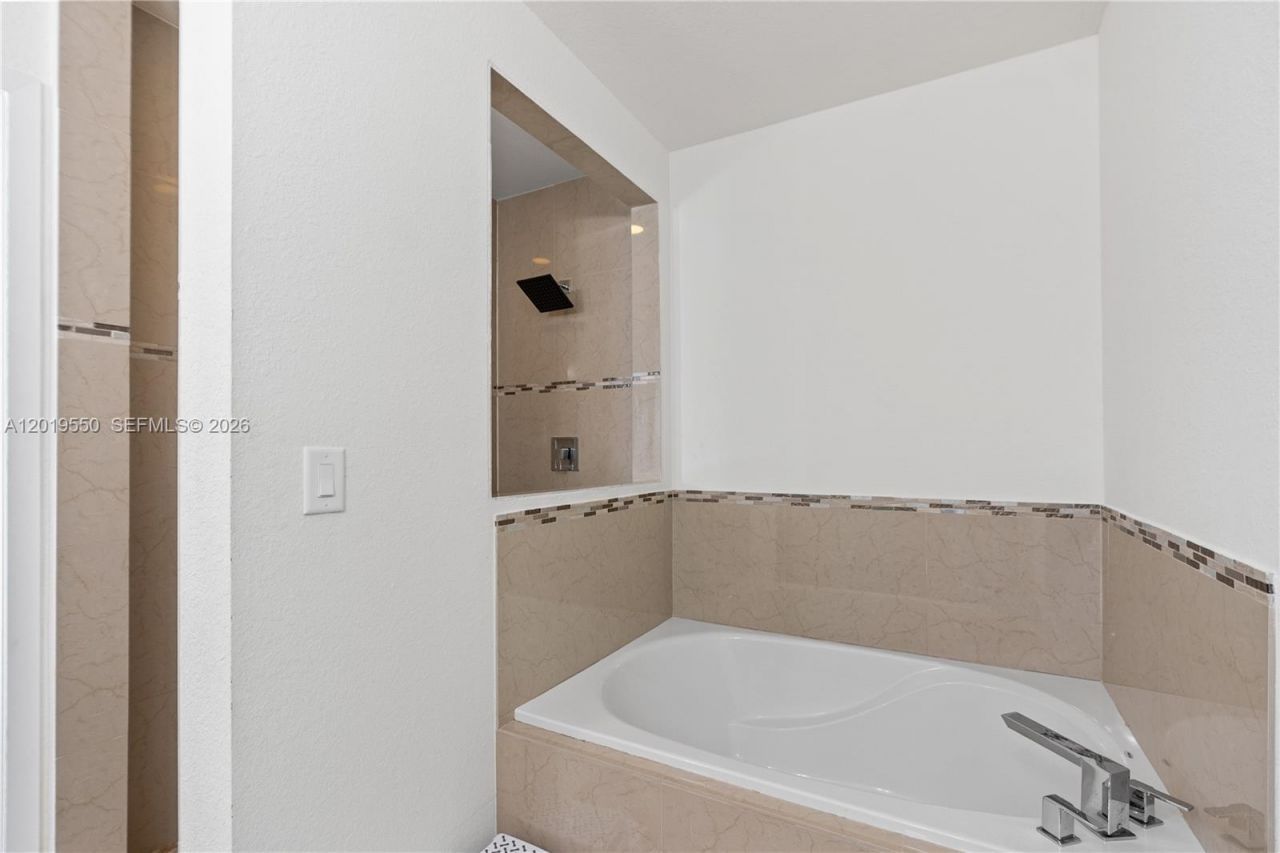 9256 SW 209th Ter, Cutler Bay, FL 33189 Photo