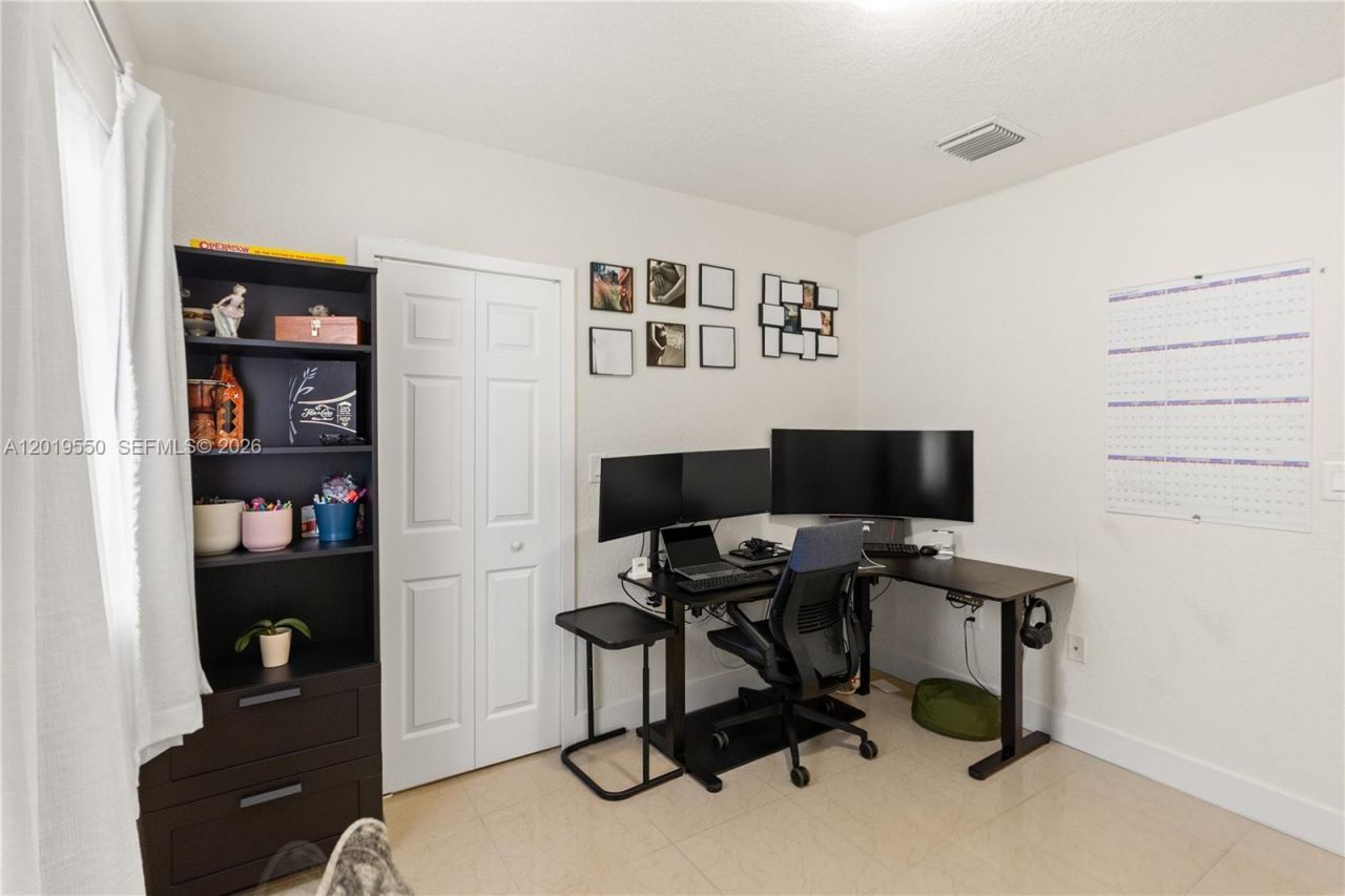 9256 SW 209th Ter, Cutler Bay, FL 33189 Photo