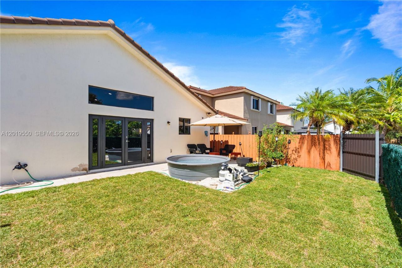 9256 SW 209th Ter, Cutler Bay, FL 33189 Photo