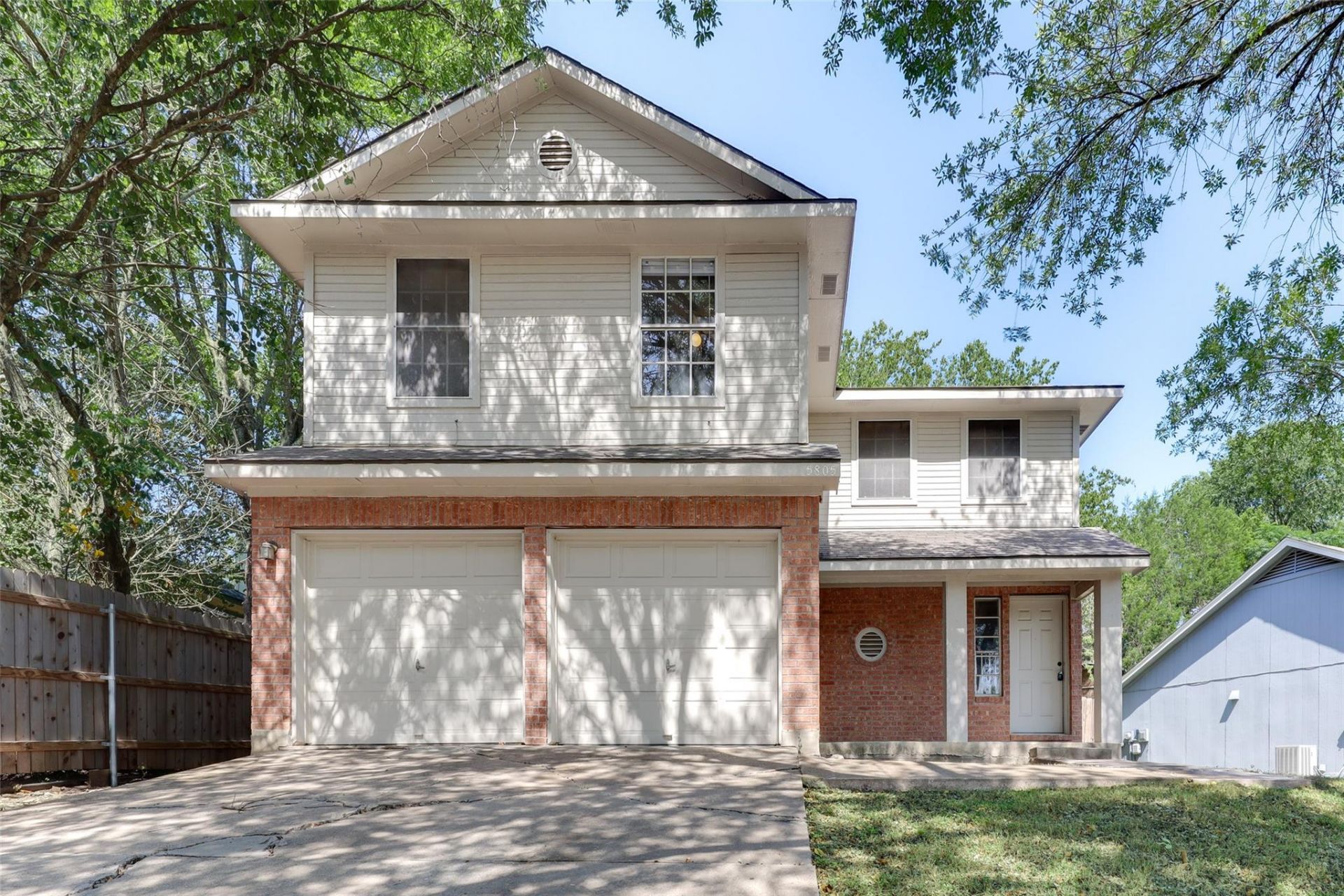 5805 Lark Creek Dr, Austin, TX 78744 Main Photo