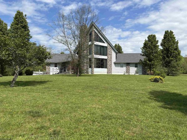 62 Grayfield Street, Worthington, WV 26591