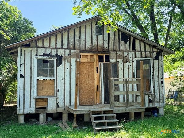 207 Herndon Street , San Marcos, TX 78666