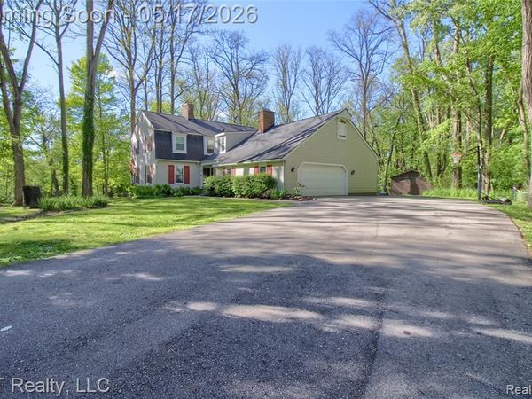 47300 Maplebrook, Northville Twp, MI 48168