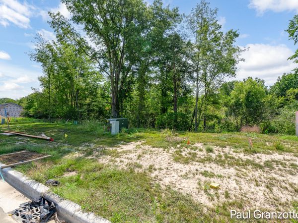 3044 Arbor Creek Avenue SE, Kentwood, MI 49512