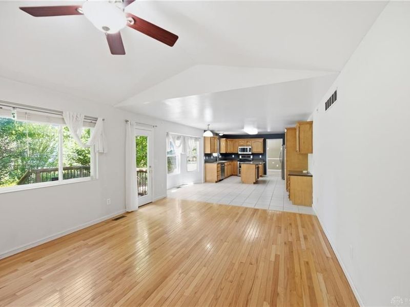 1087 Kingsview Court, Maineville, OH 45039 Photo 4
