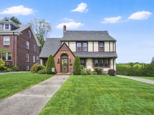 146 Bellevue Ave, Springfield, MA 01108