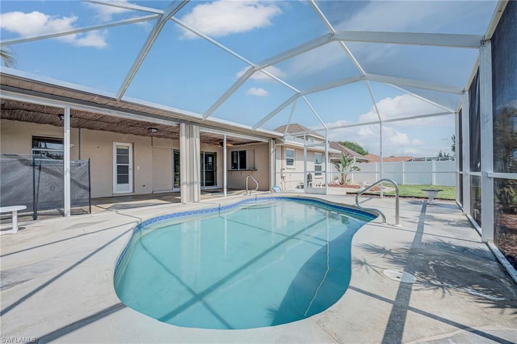 2301 SE 5th Ct , Cape Coral, FL 33990 Photo