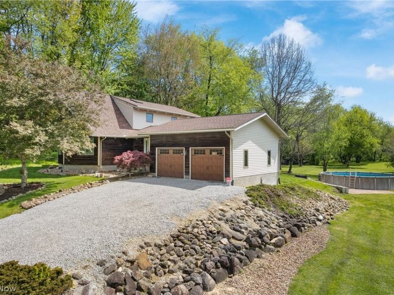 12678 Amber Circle NW, Uniontown, OH 44685 Photo 3
