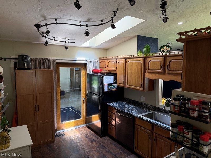 634 Georgetown Avenue, Elyria, OH 44035 Photo 2