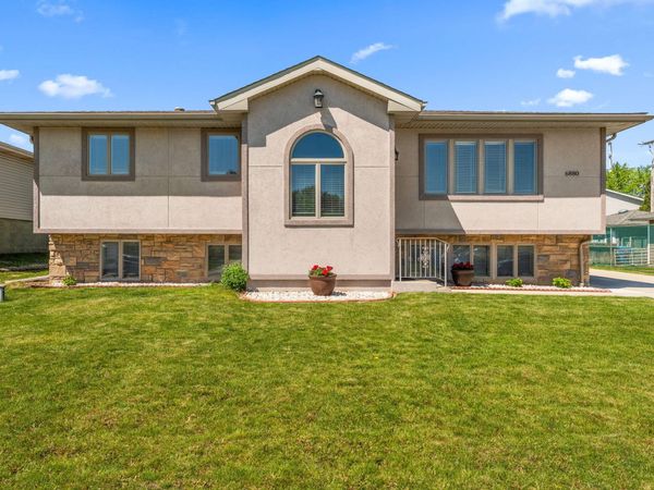 6880 W 84th Place, Crown Point, IN 46307