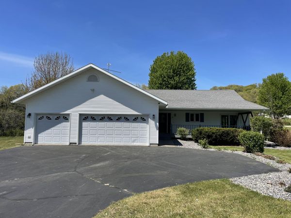 11411 FLAVIN Rd, Greenfield, WI 54660