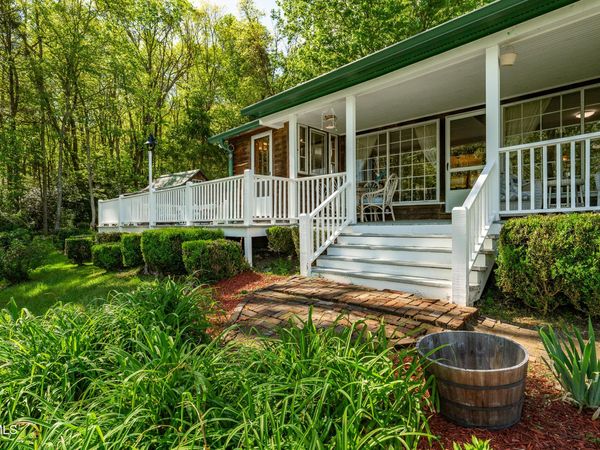 151 Stonebridge Lane, Mountain City, TN 37683