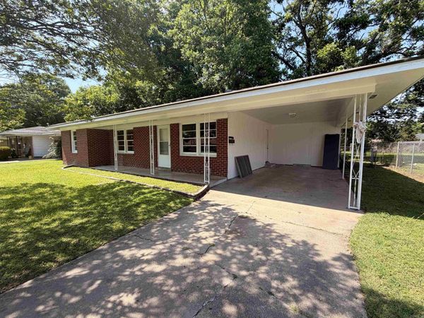 1801 BELMOOR Drive, Pine Bluff, AR 71601