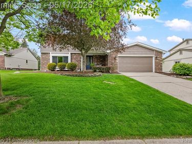 25979 Petros Boulevard, Novi, MI 48375