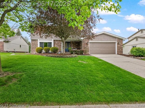 25979 Petros Boulevard, Novi, MI 48375
