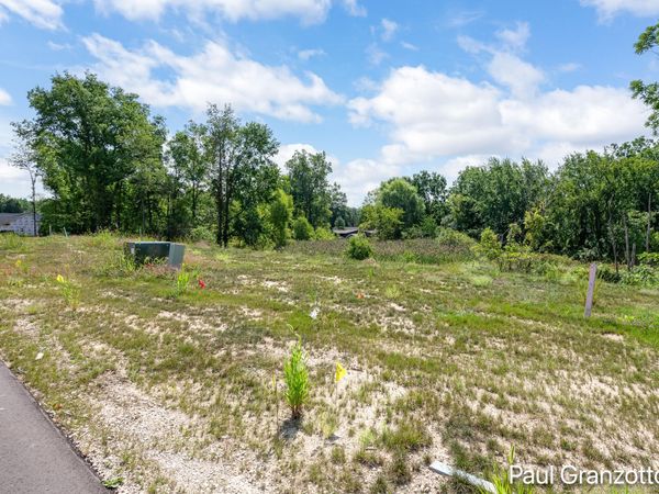 3028 Audubon Ave SE, Kentwood, MI 49512
