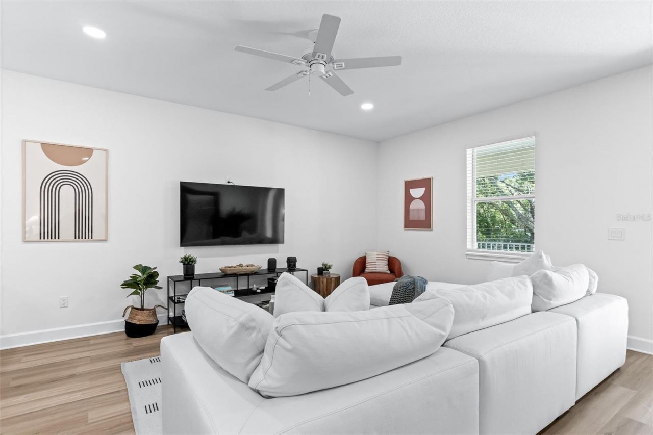 11421 & 11423 Weldon Street , Seffner, FL 33584 Photo