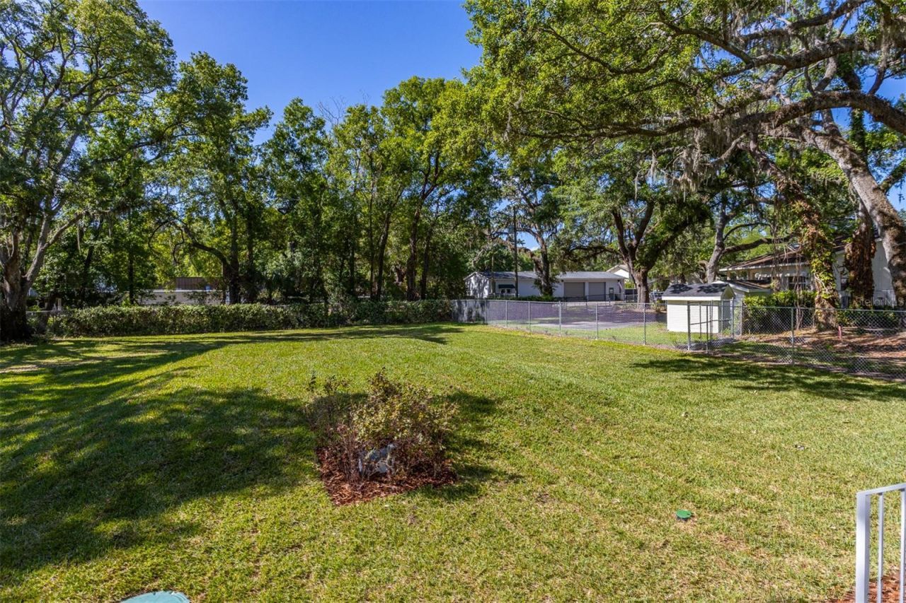11421 & 11423 Weldon Street , Seffner, FL 33584 Photo