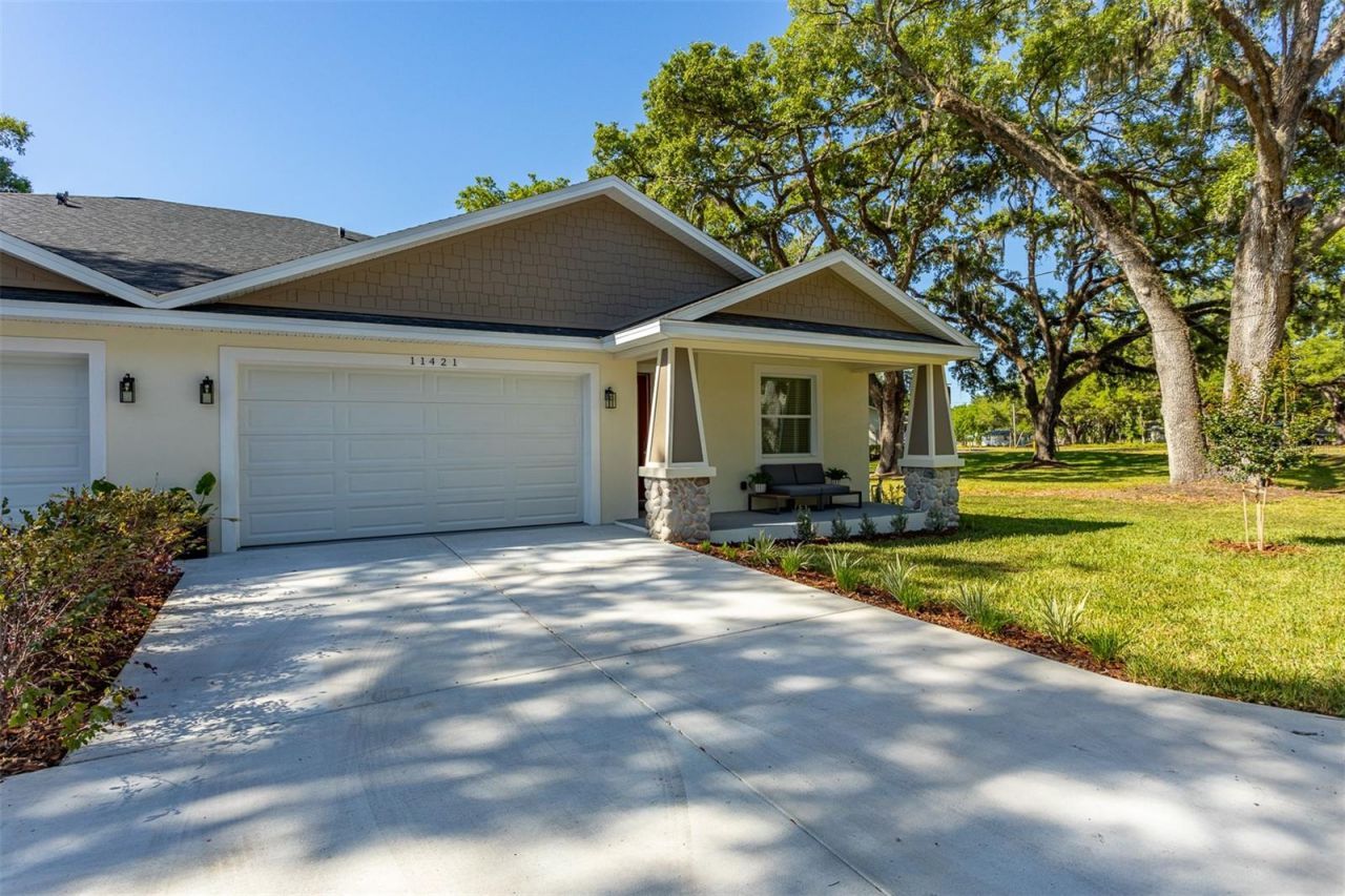 11421 & 11423 Weldon Street , Seffner, FL 33584 Photo
