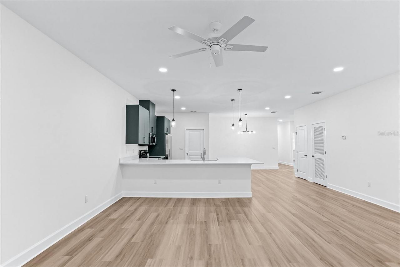11421 & 11423 Weldon Street , Seffner, FL 33584 Photo