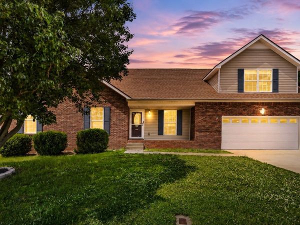 727 Ellie Nat Dr, Clarksville, TN 37040