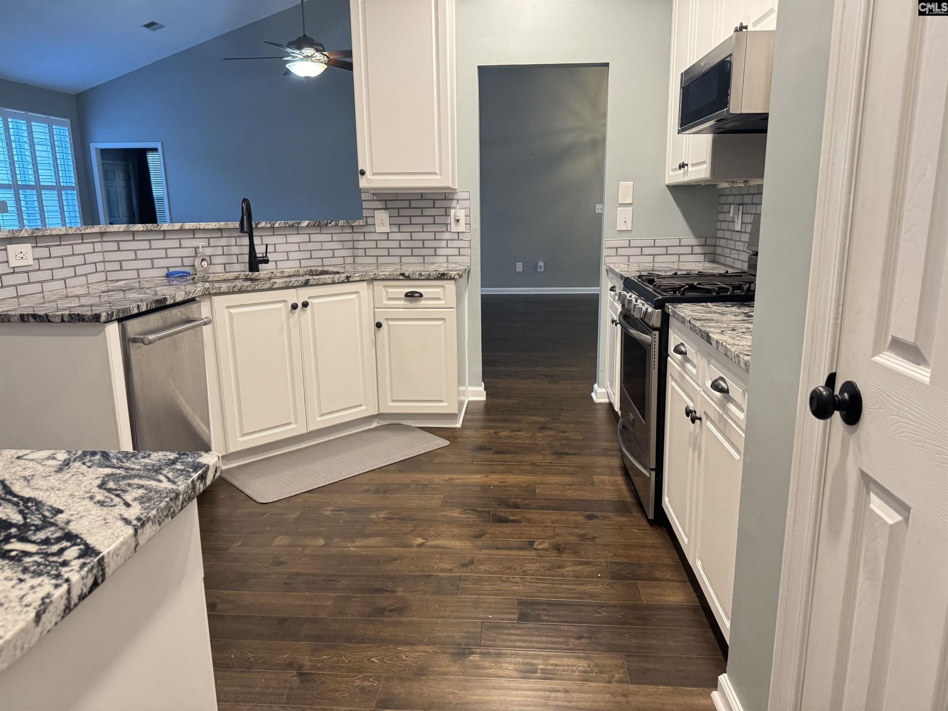 416 Buckthorne Drive  Photo 10