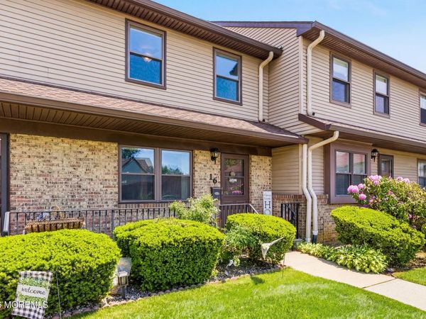 16 Village Green Way, Hazlet, NJ 07730