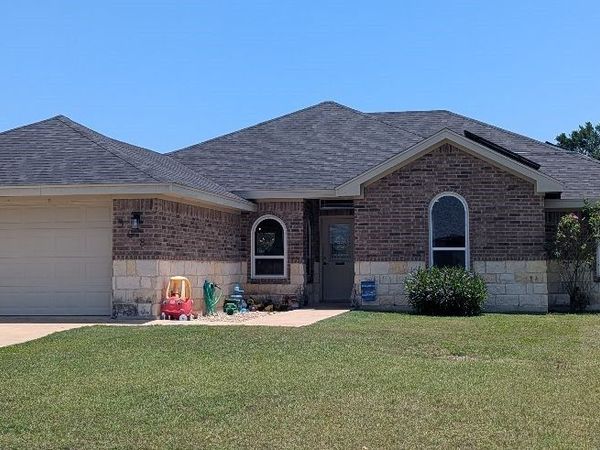 308 Oak Ridge Dr , Nolanville, TX 76559