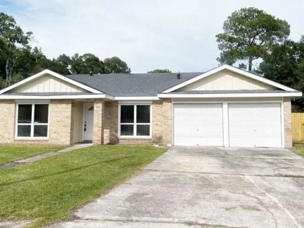 110 CHARLES Drive , Slidell, LA 70460