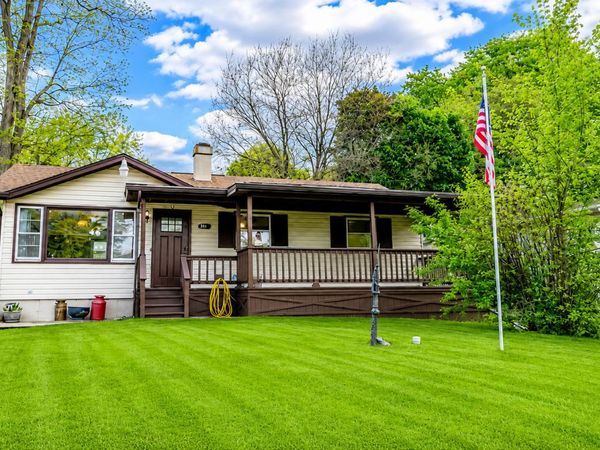 33022 N John Mogg Road , Grayslake, IL 60030