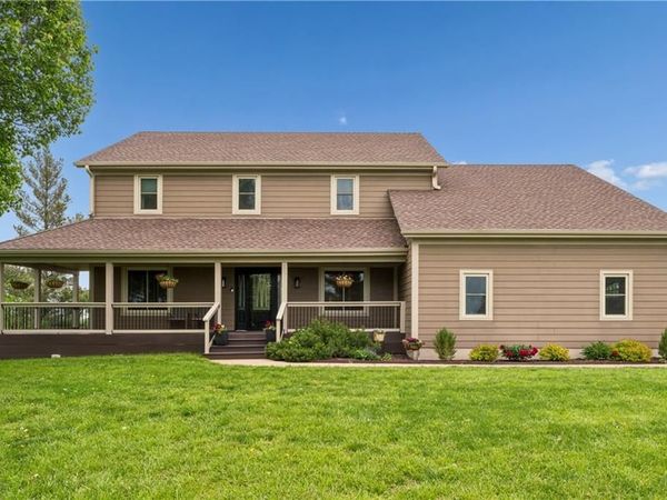 23237 Nall Road, Bucyrus, KS 66013