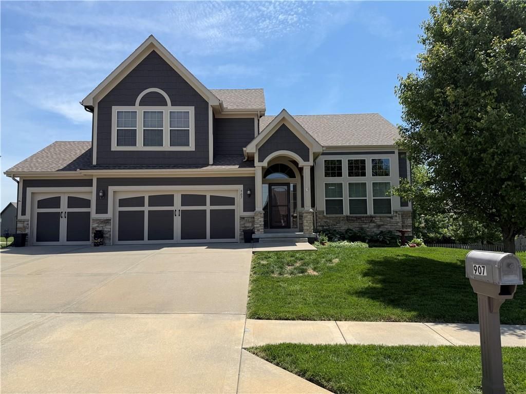 907 N Cottonwood Avenue, Kearney, MO 64060 Main Photo