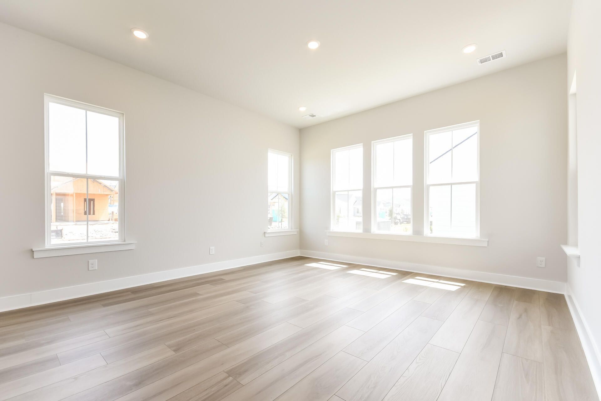 1205 Carnes Crossing Boulevard Photo 4