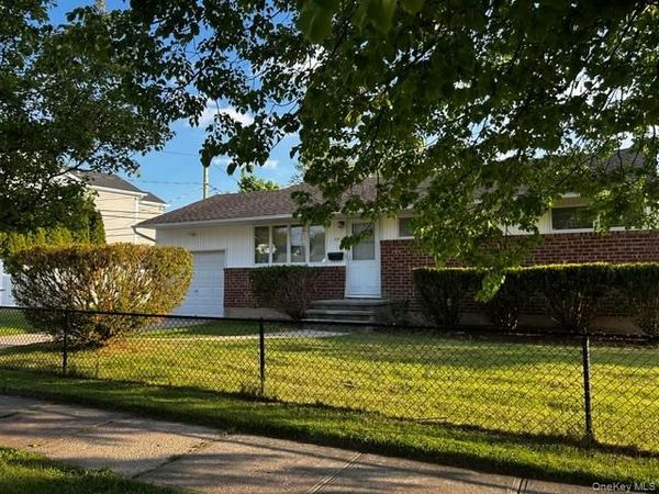 23 Robert Street , Old Bethpage, NY 11804