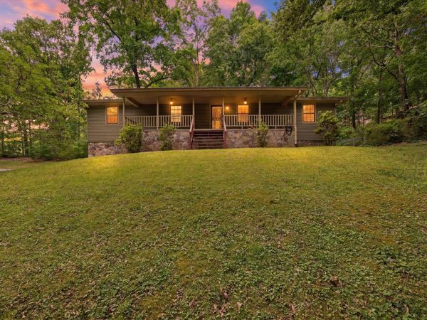 2553 Oak Shadows Drive , Chattanooga, TN 37421