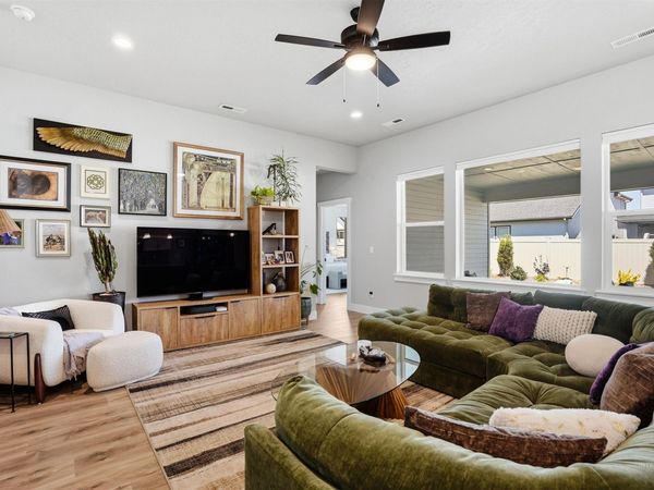 6174 W Parachute Dr, Meridian, ID 83646
