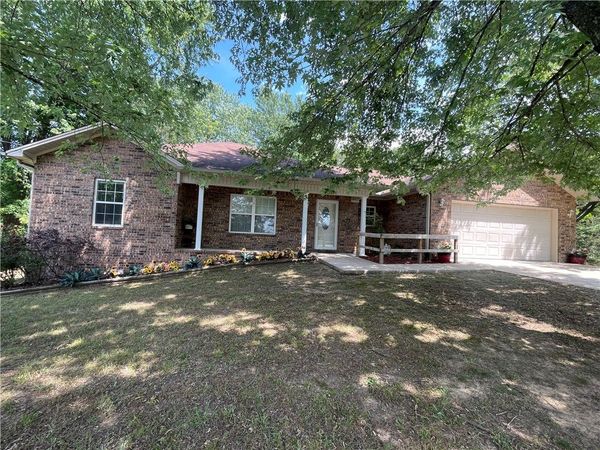 2800 N Erie Avenue , Russellville, AR 72802