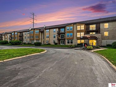 12727 W Dodge Road, Unit 254C, Omaha, NE 68154